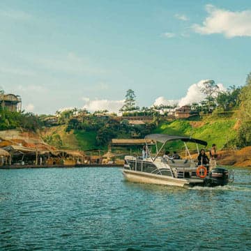 Boat on the Guatapé reservoir near El Peñol